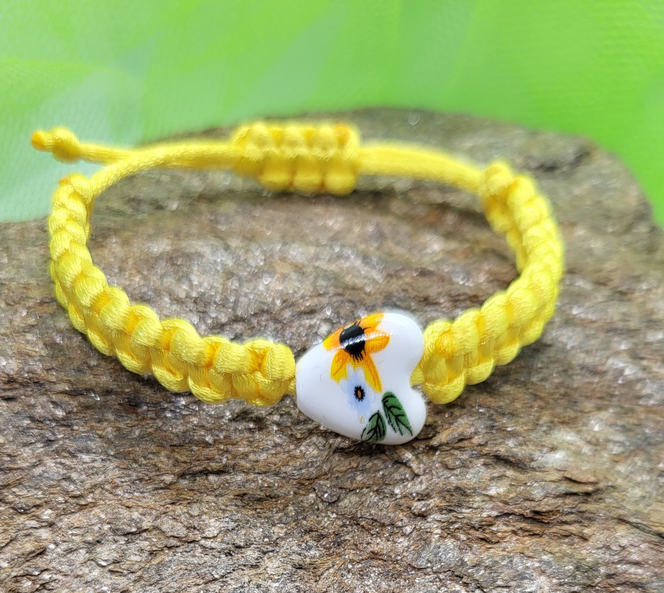 Bracelet Macrame Coeur Jaune