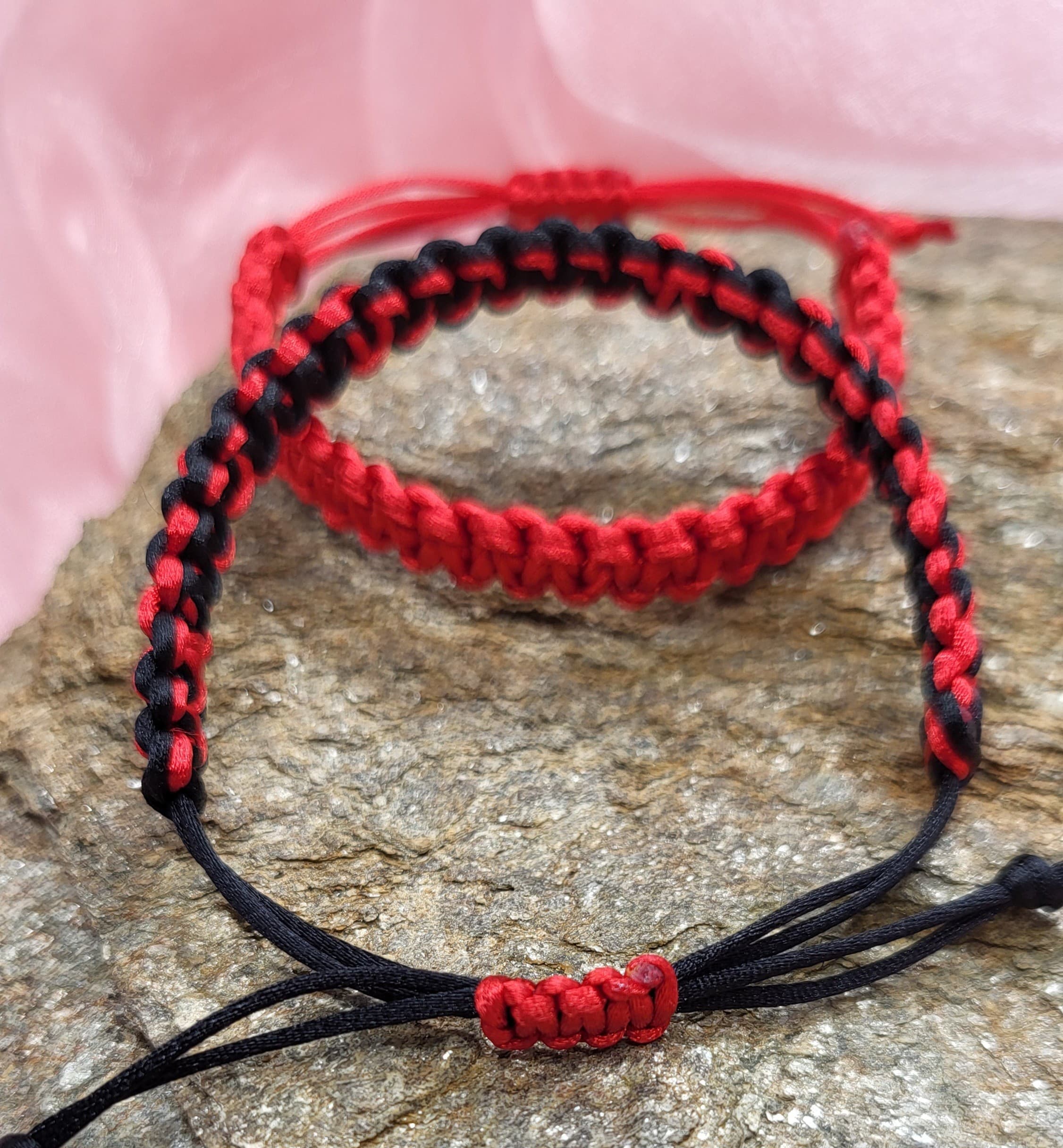 Passion et Mystère Duo de Bracelets Rouge et Noir